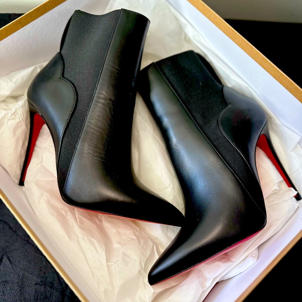 Christian Louboutin Chelsea Chick Booty 100